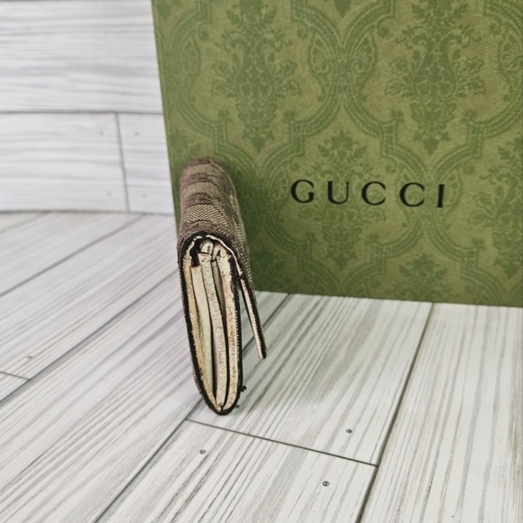 Gucci Vintage GG Monogram Snap Wallet with Coin Pouch in Canvas and Leather - Picture 2 of 10